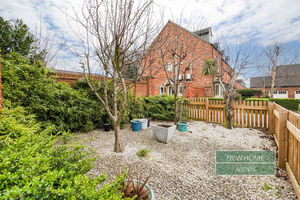 Photo 32- click for photo gallery